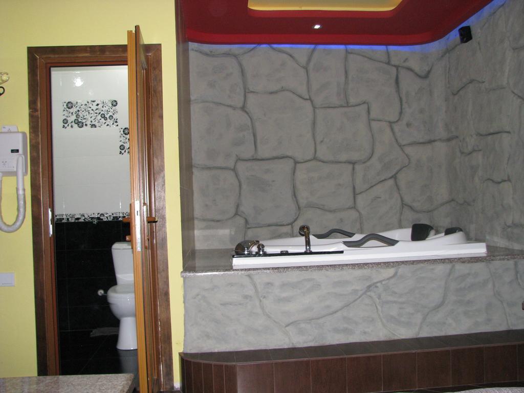 Princ Plaza Hotel Erivan Oda fotoğraf