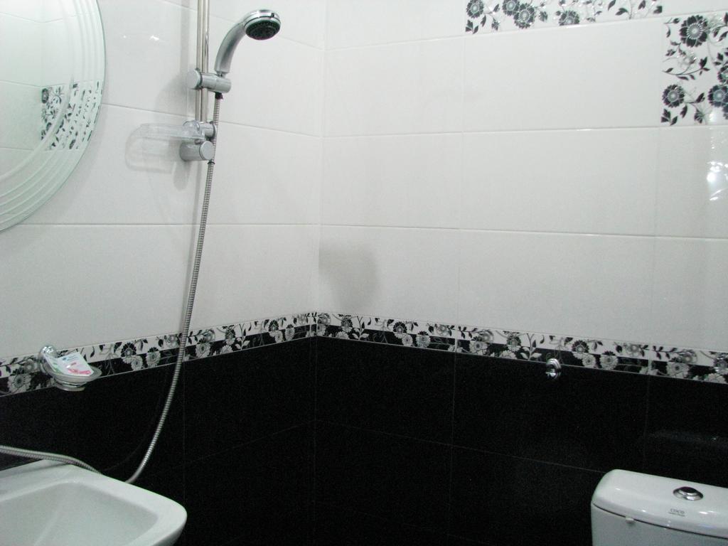 Princ Plaza Hotel Erivan Oda fotoğraf