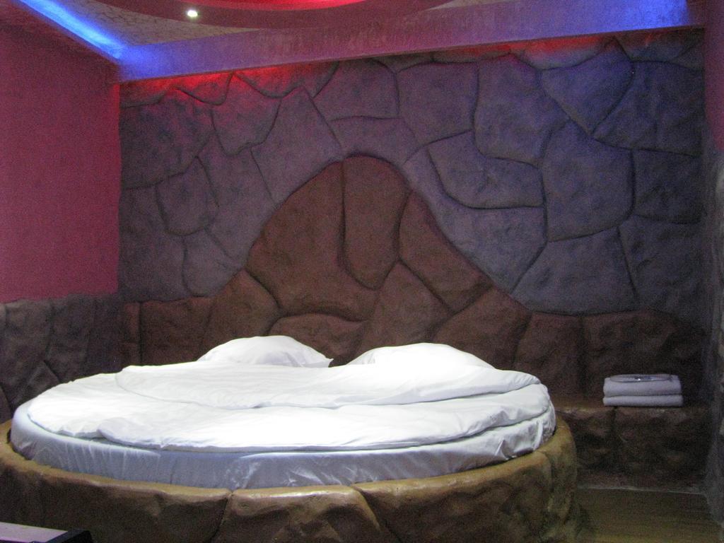 Princ Plaza Hotel Erivan Oda fotoğraf