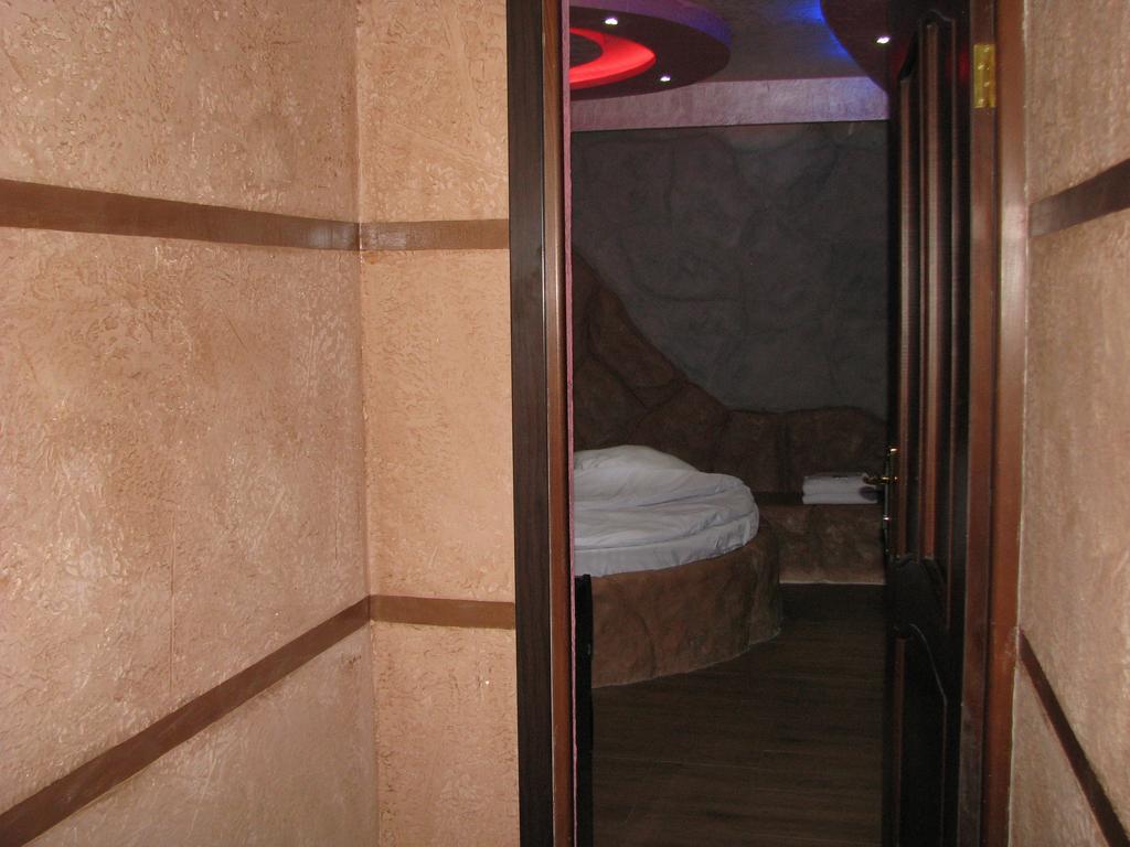 Princ Plaza Hotel Erivan Oda fotoğraf