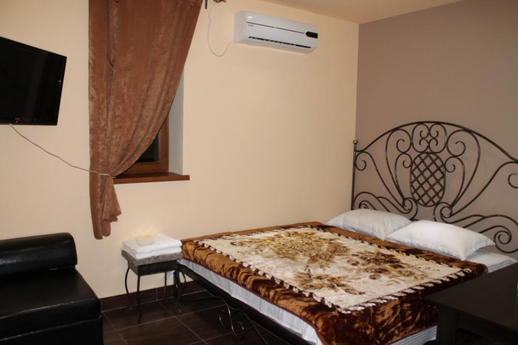 Princ Plaza Hotel Erivan Oda fotoğraf