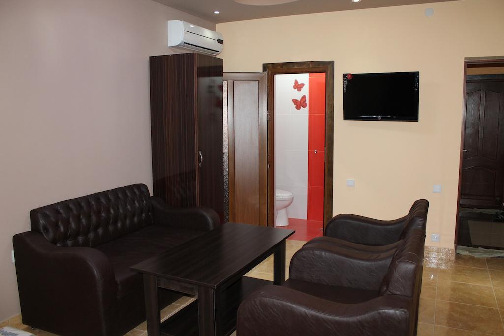 Princ Plaza Hotel Erivan Oda fotoğraf