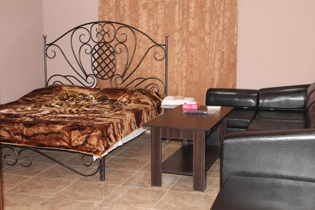 Princ Plaza Hotel Erivan Oda fotoğraf
